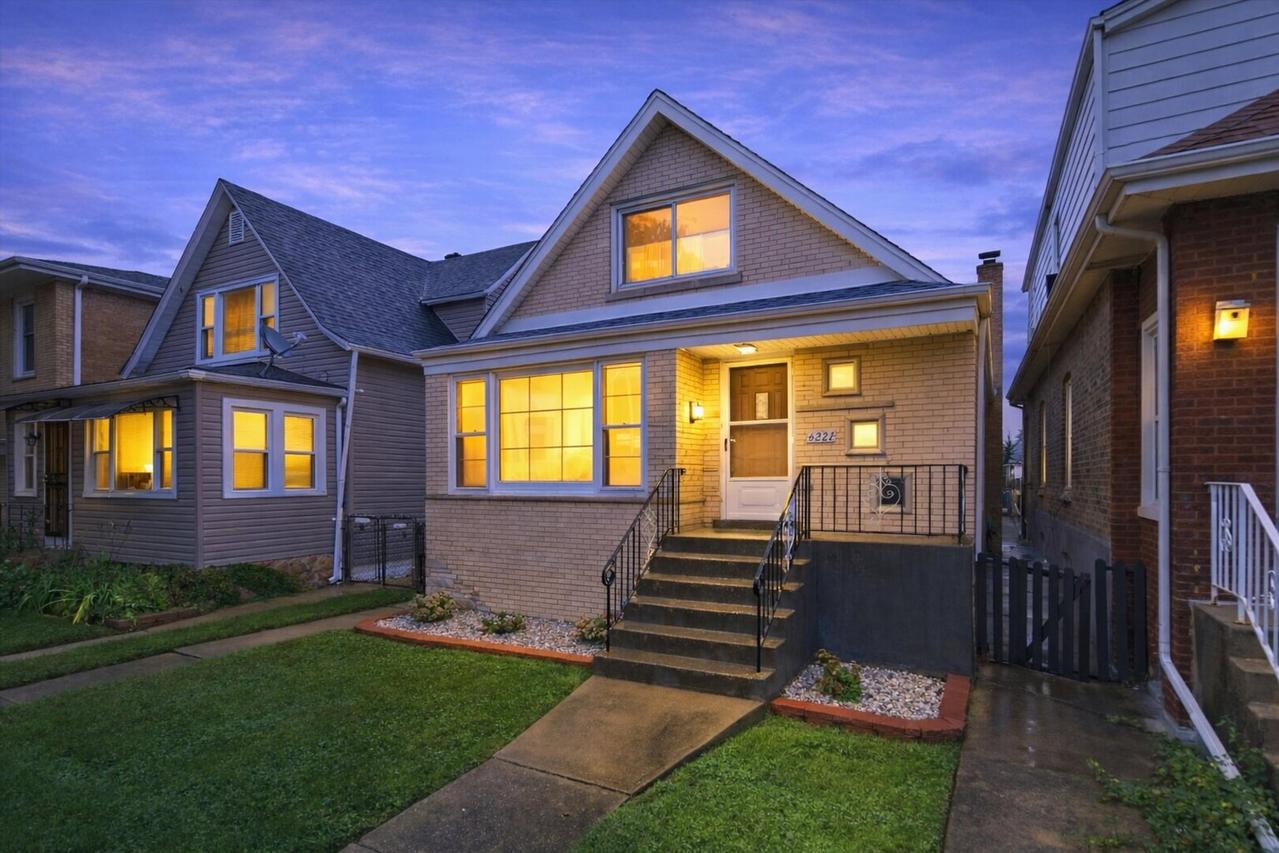 6221 S Tripp Ave., Chicago, IL 60629