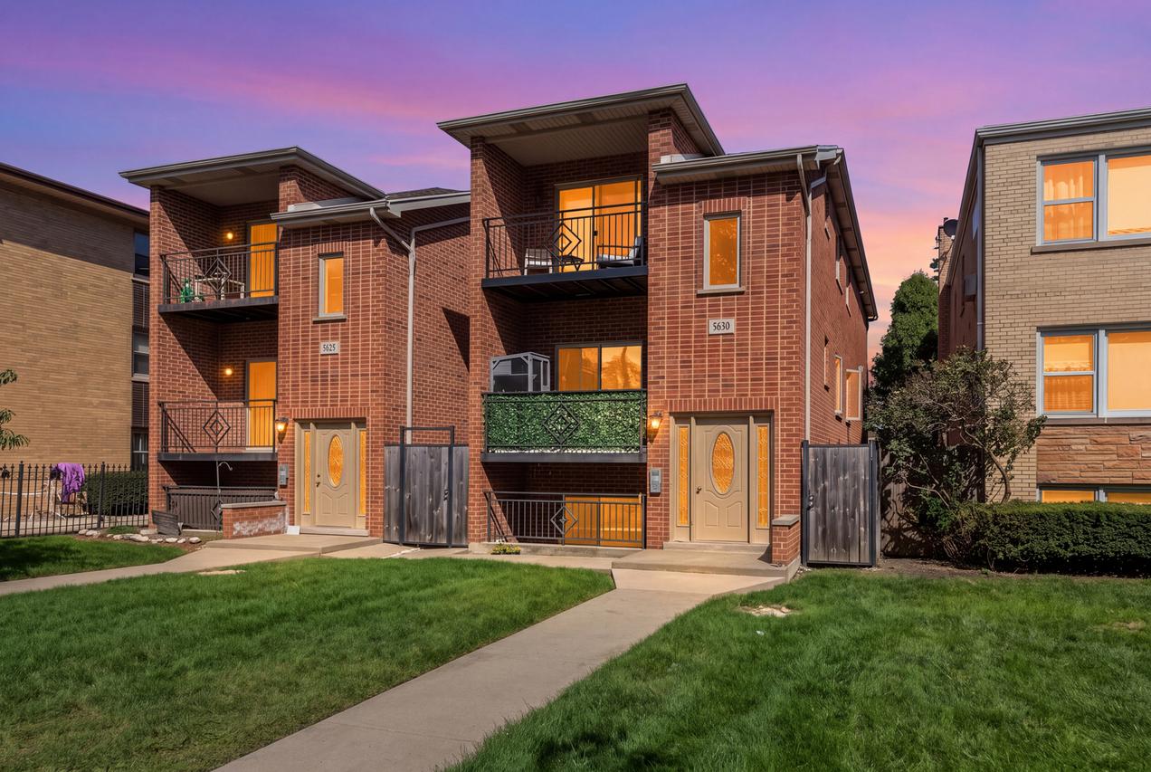 5630 W Goodman St. #301, Chicago, IL 60630