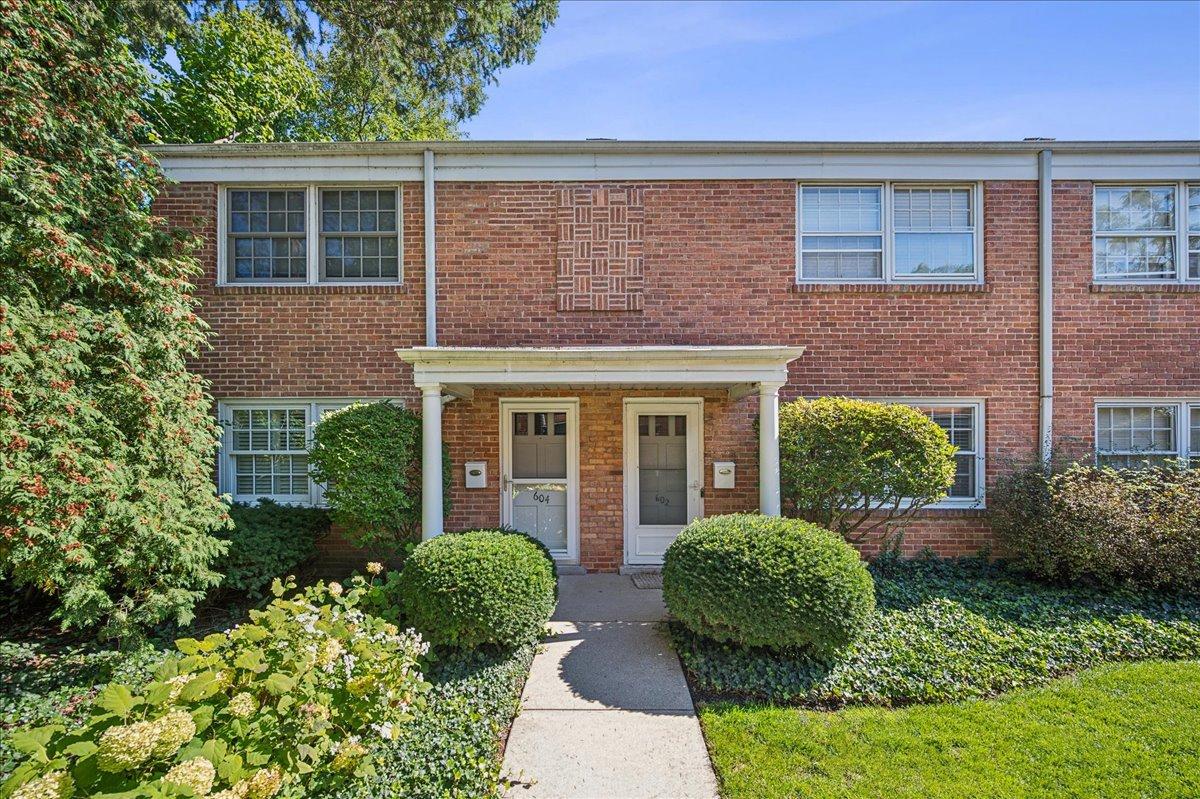 602 Lincoln Ave., Winnetka, IL 60093