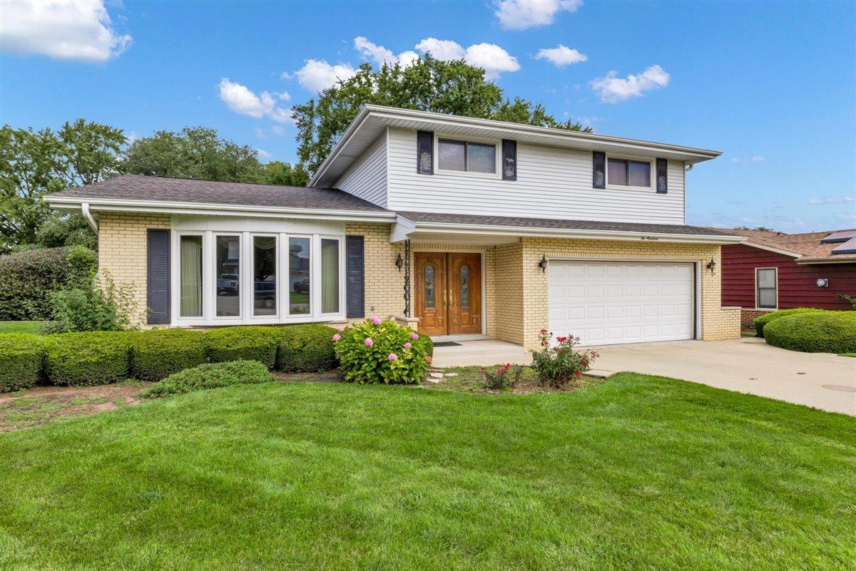 21W200 North Ln., Itasca, IL 60143