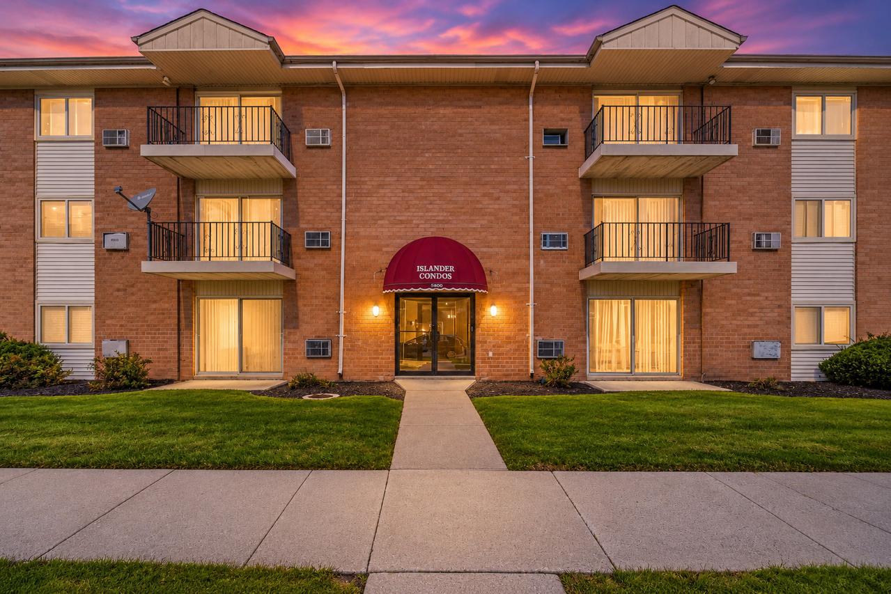 1900 Canal St. #2D, Blue Island, IL 60406