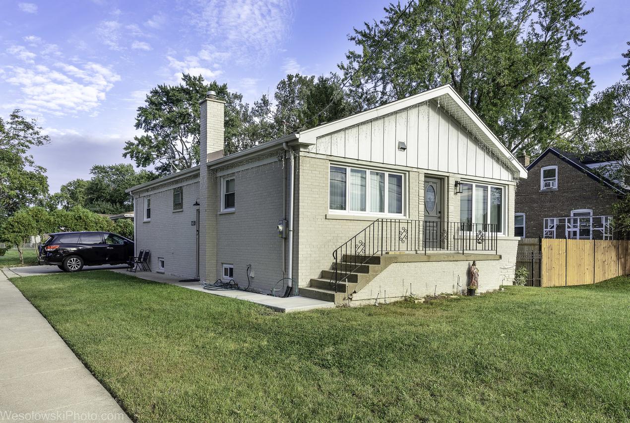8433 Central Ave., Burbank, IL 60459