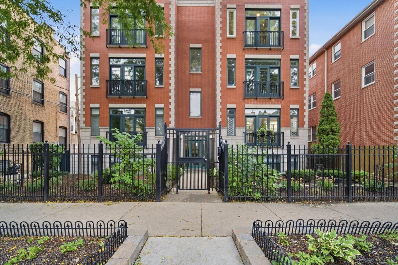 [Address Hidden by Seller], Chicago, IL 60613