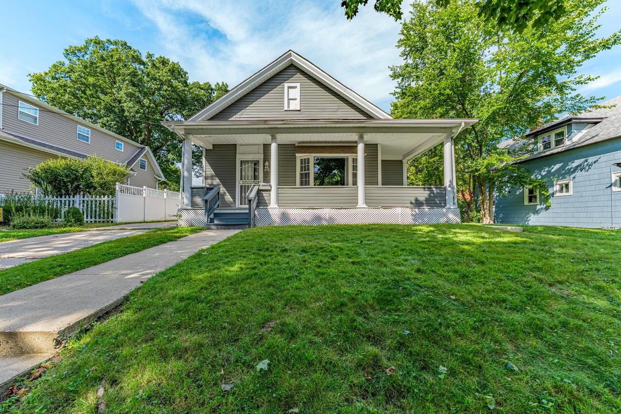 2520 Walnut St., Blue Island, IL 60406