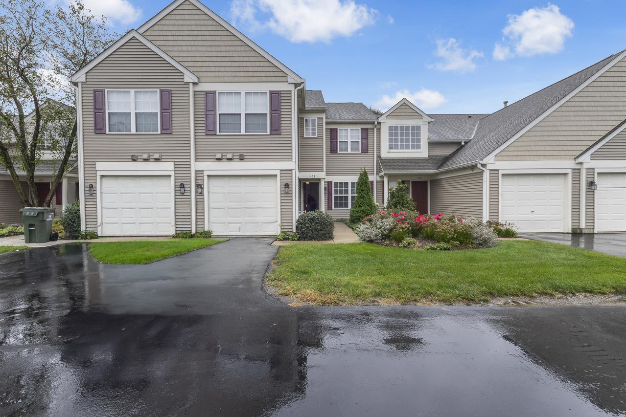 2219 Waterleaf Ct. #102, Naperville, IL 60564