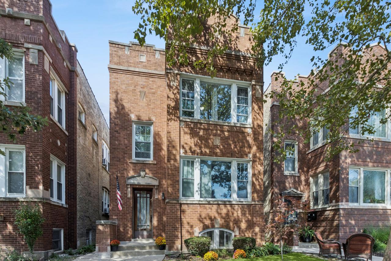 5316 W Pensacola Ave., Chicago, IL 60641