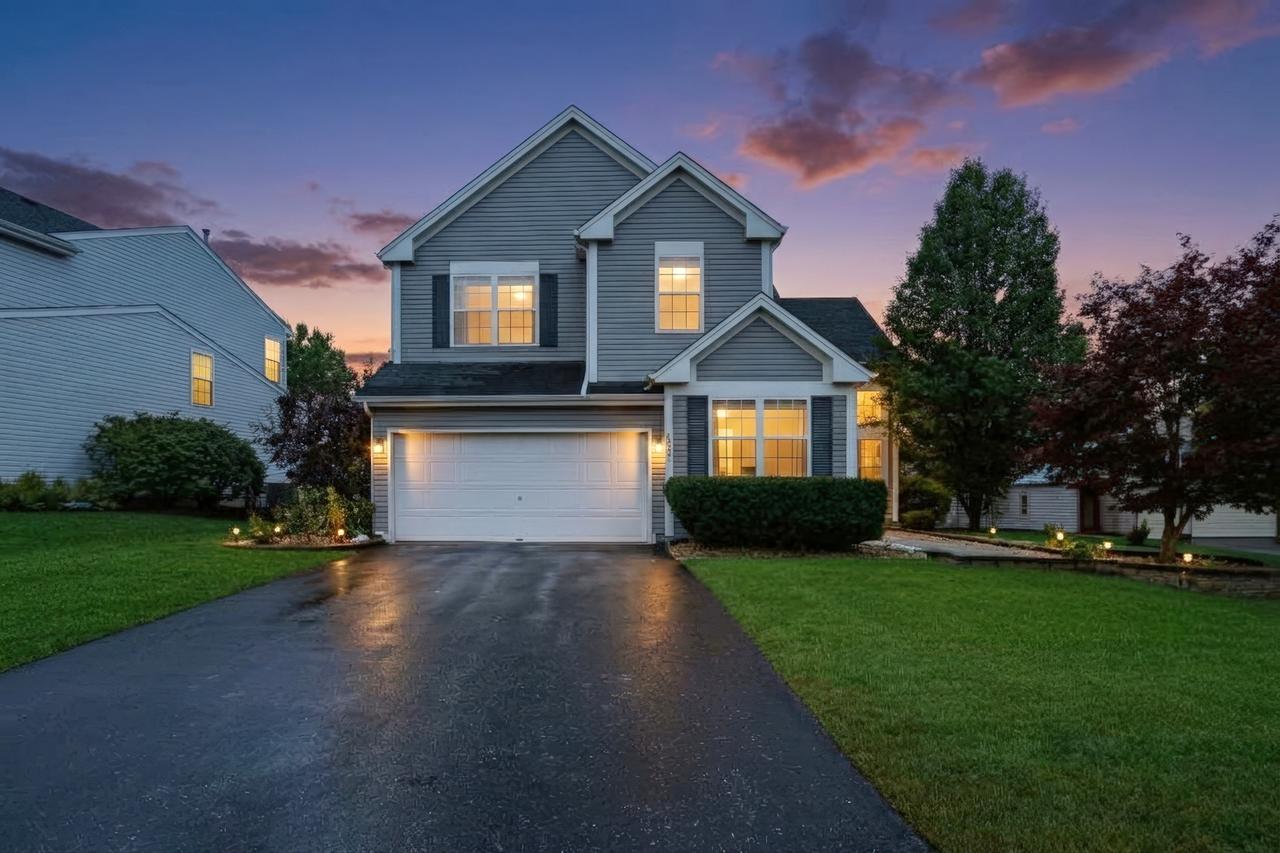 107 Acorn Ct., Round Lake Beach, IL 60073