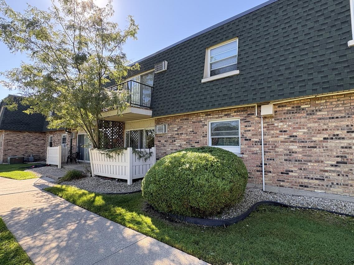 8431 W 99th Ter. #206, Palos Hills, IL 60465