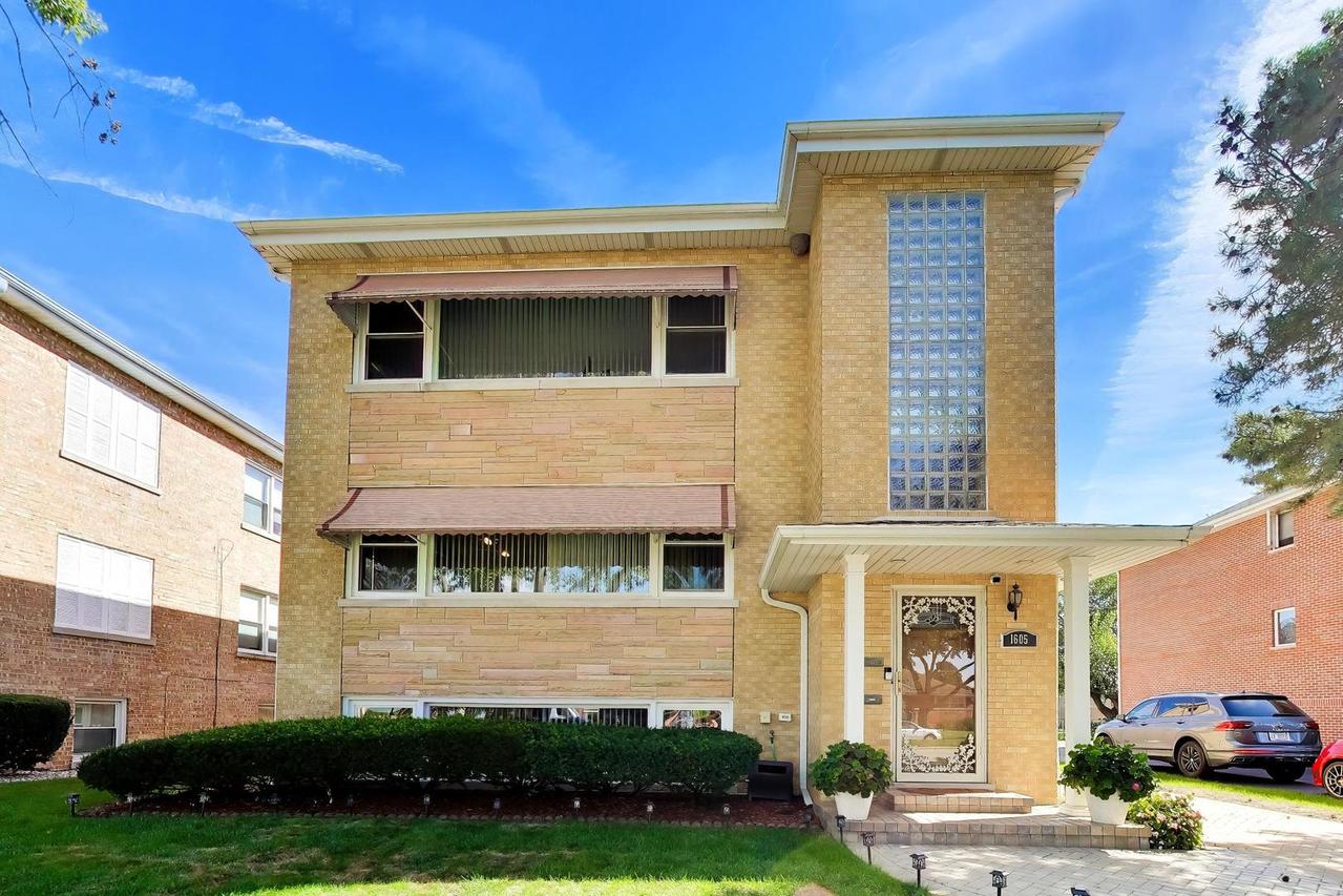 1605 Westchester Blvd., Westchester, IL 60154