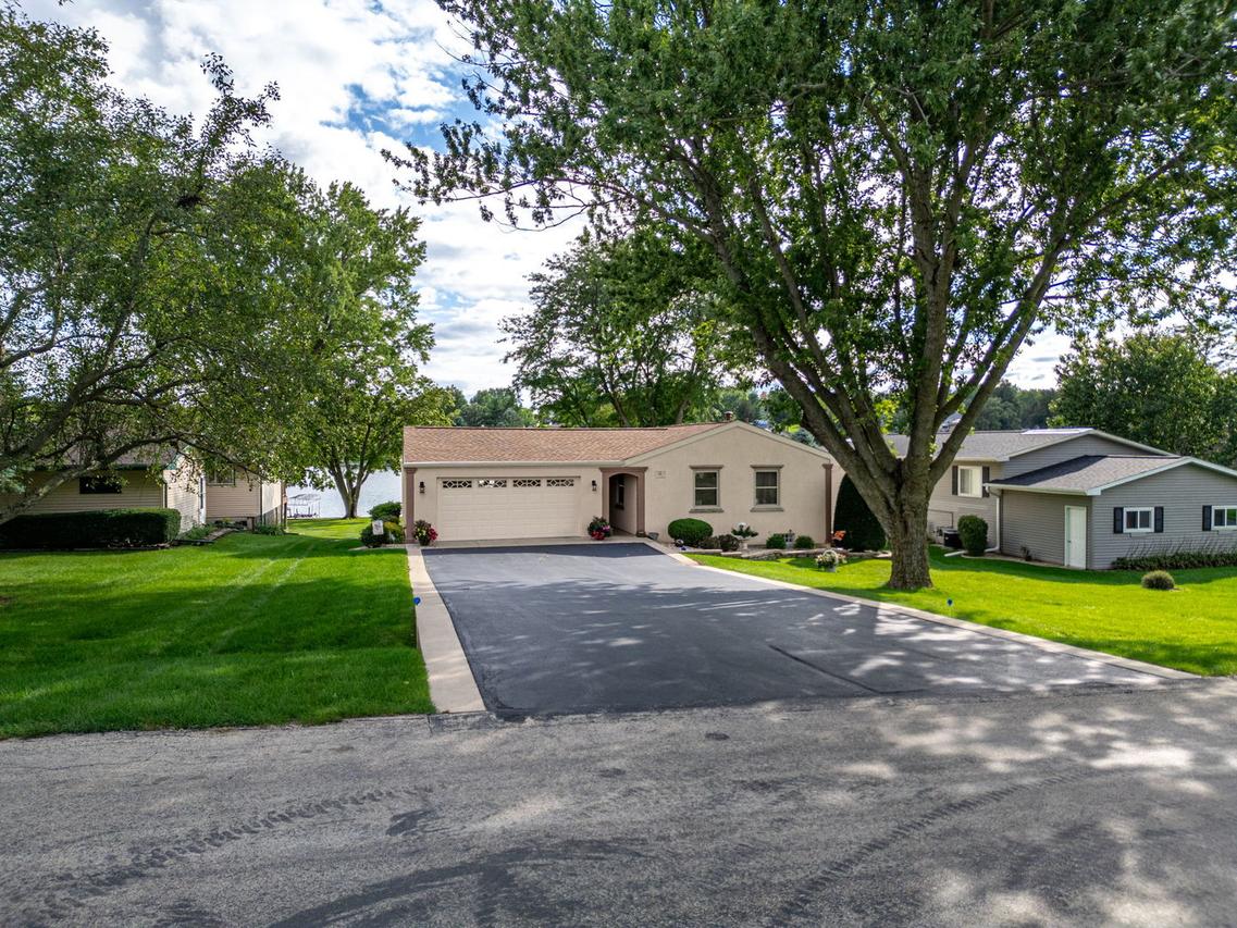 839 Breckenboro Rd., Davis, IL 61019