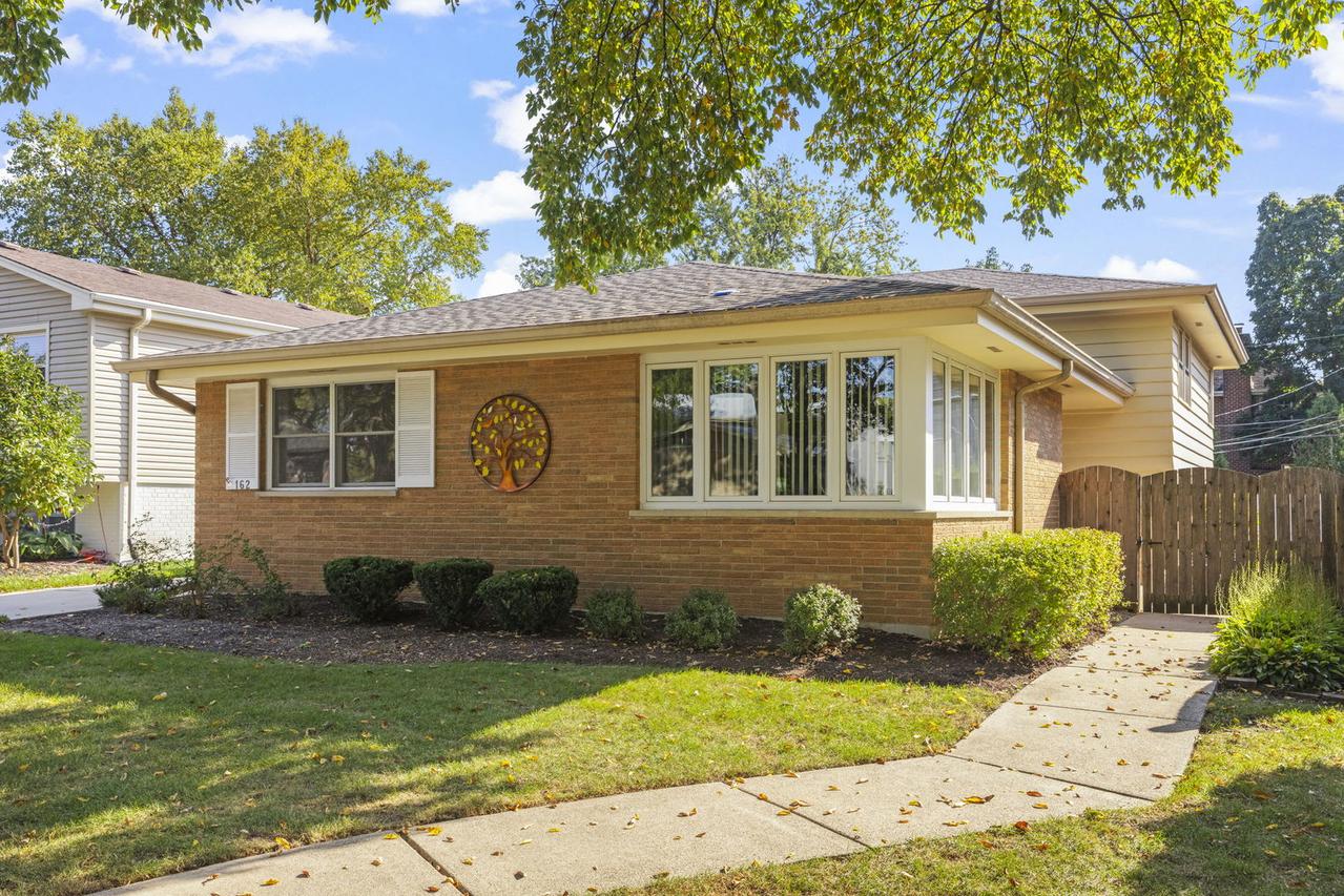 162 E Jackson St., Elmhurst, IL 60126