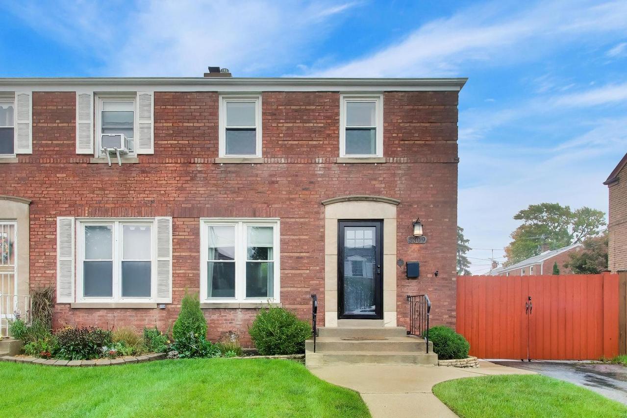 5309 N Oconto Ave., Chicago, IL 60656