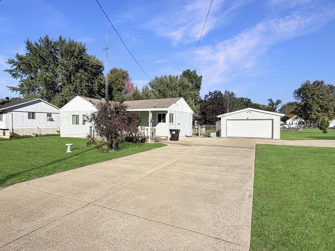 731 N Waddell Ave., Freeport, IL 61032