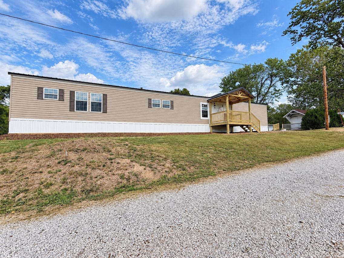 3432 Seed House Rd., Iuka, IL 62849