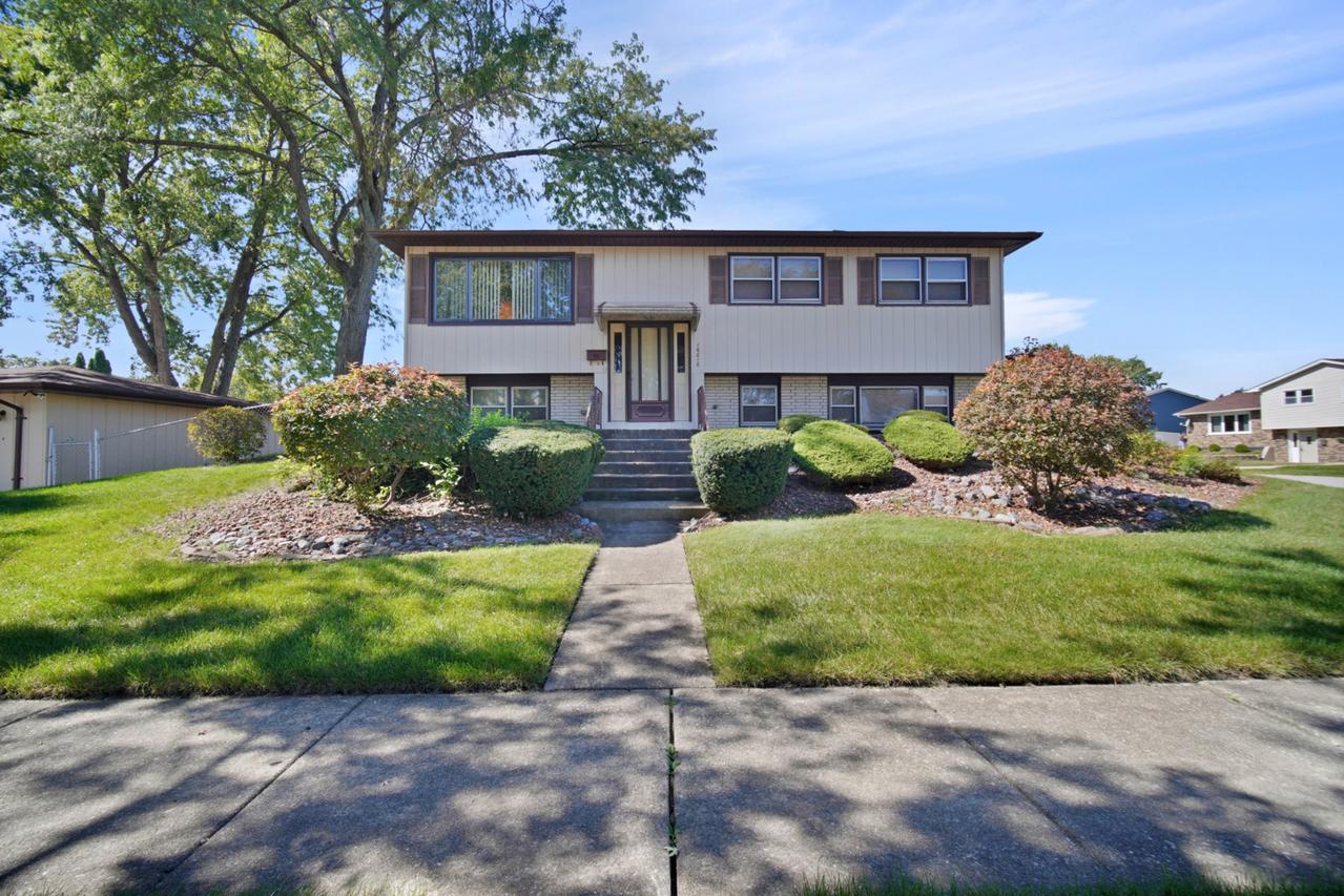 16010 Olcott Ave., Tinley Park, IL 60477