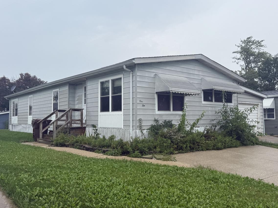 110 Huntsbridge Rd., Matteson, IL 60443