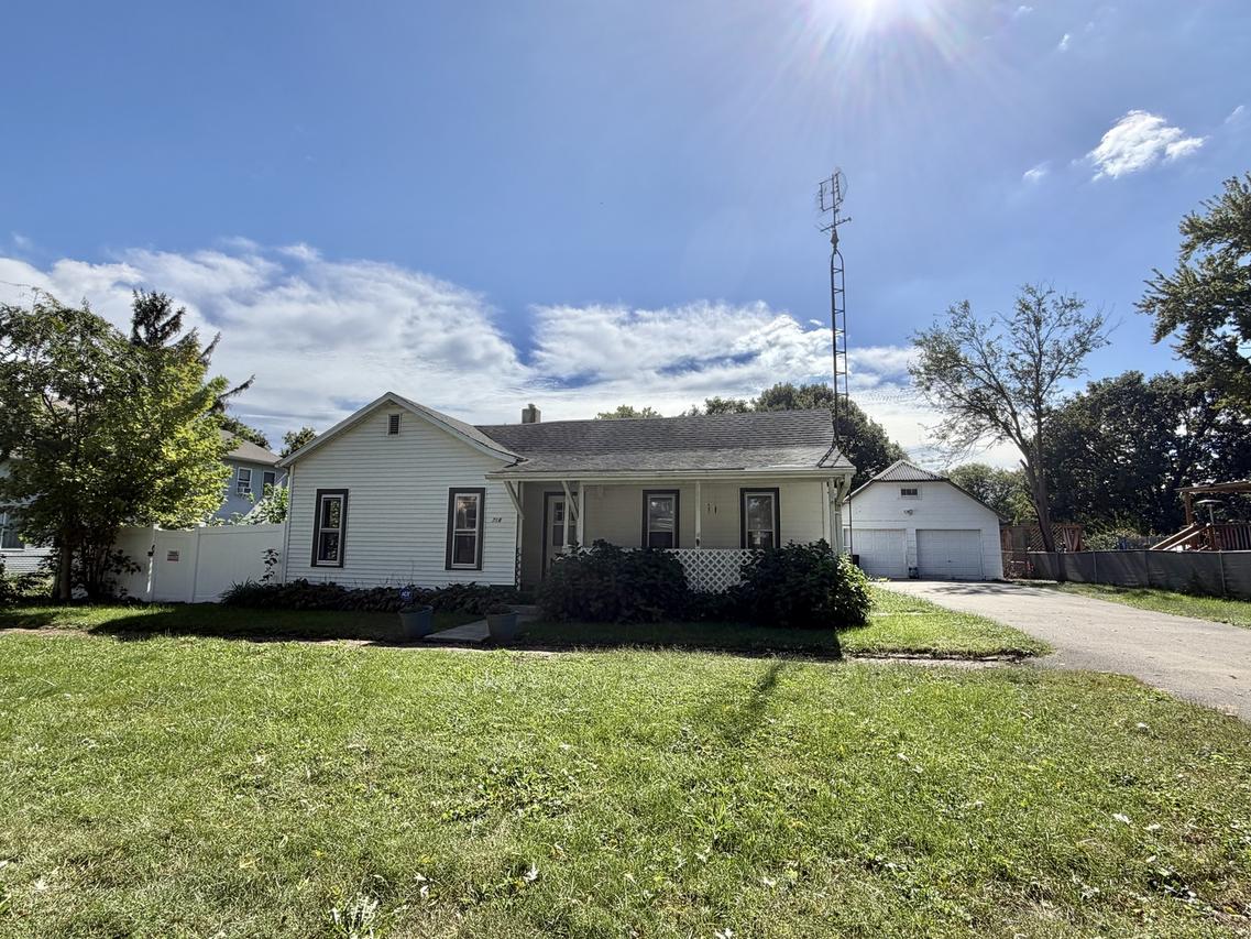718 E Allen St., Farmer City, IL 61842