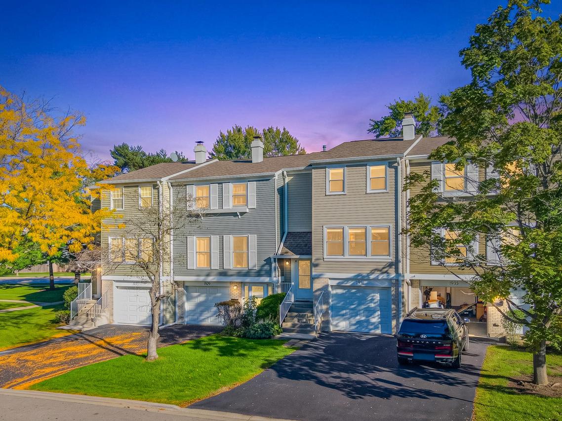 1931 Farnham Ct., Schaumburg, IL 60194