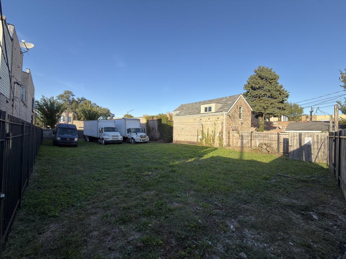 2449 W 71st St., Chicago, IL 60629