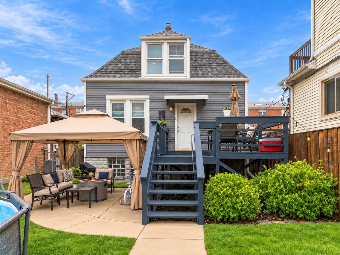 3252 N Neenah Ave., Chicago, IL 60634