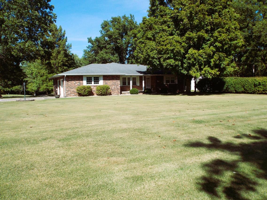 1747 State Route 161 Hwy., Centralia, IL 62801