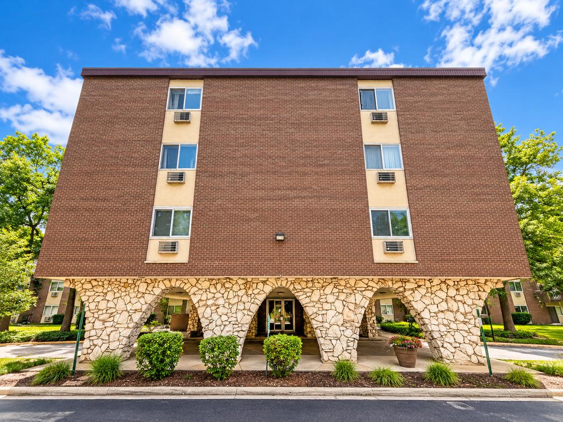 1321 S Finley Rd. #312, Lombard, IL 60148