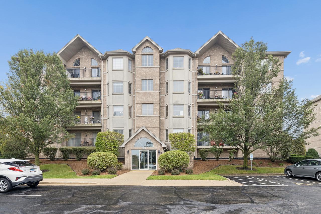 14130 Sheffield Dr. #203, Homer Glen, IL 60491