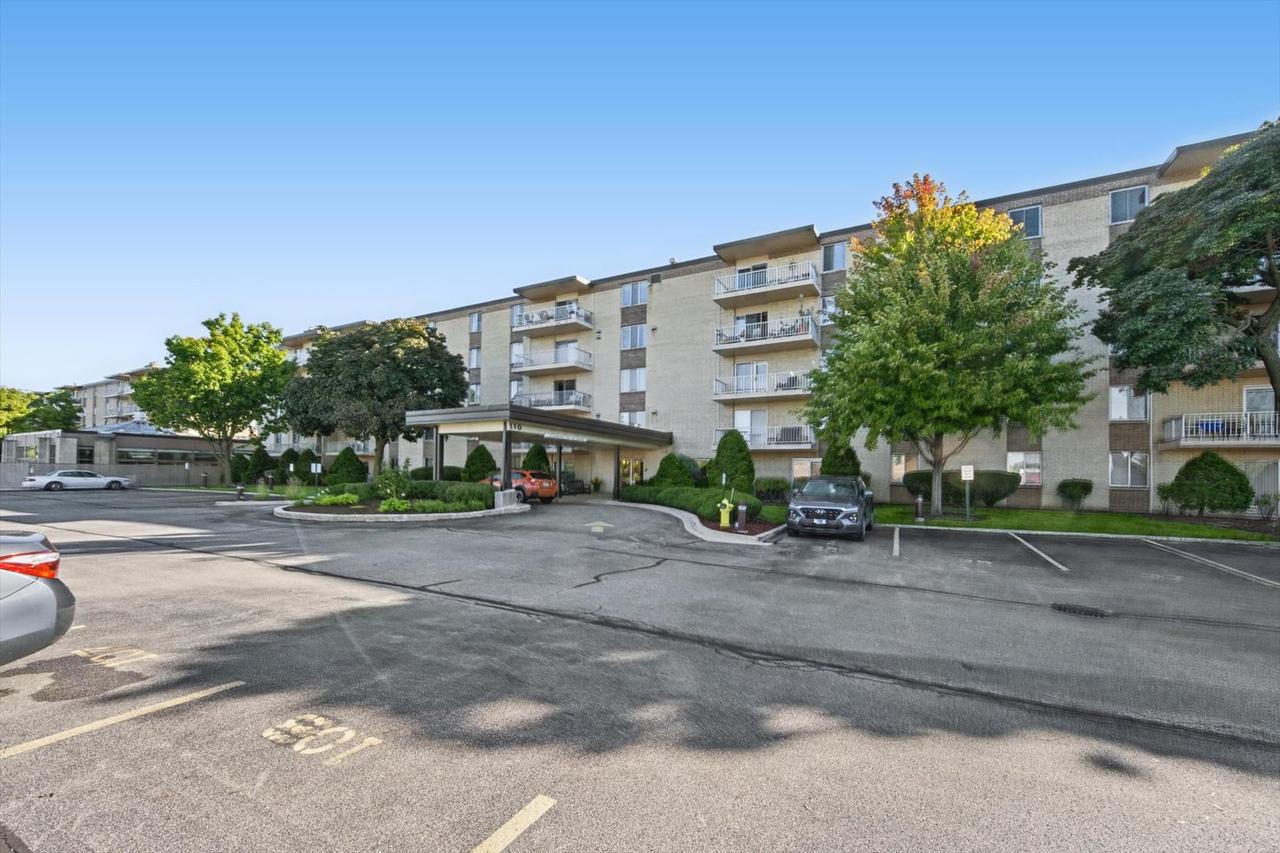 110 W Butterfield Rd. #310S, Elmhurst, IL 60126