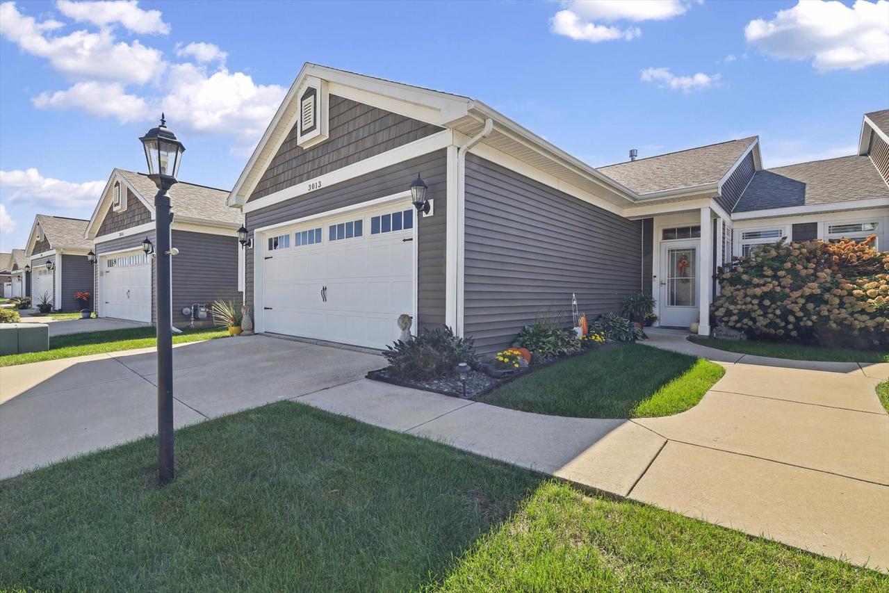 3013 E Stillwater Landing, Urbana, IL 61802