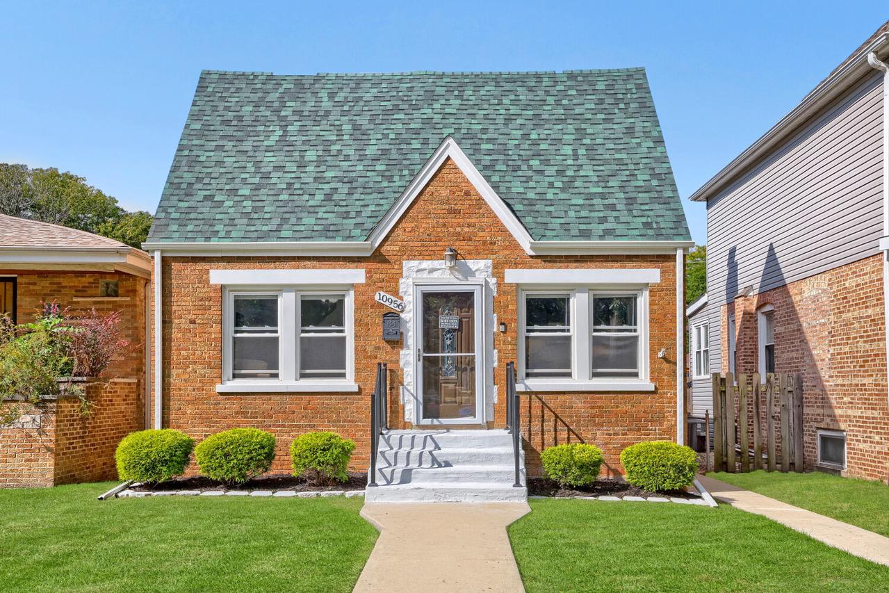 10956 S Saint Louis Ave., Chicago, IL 60655