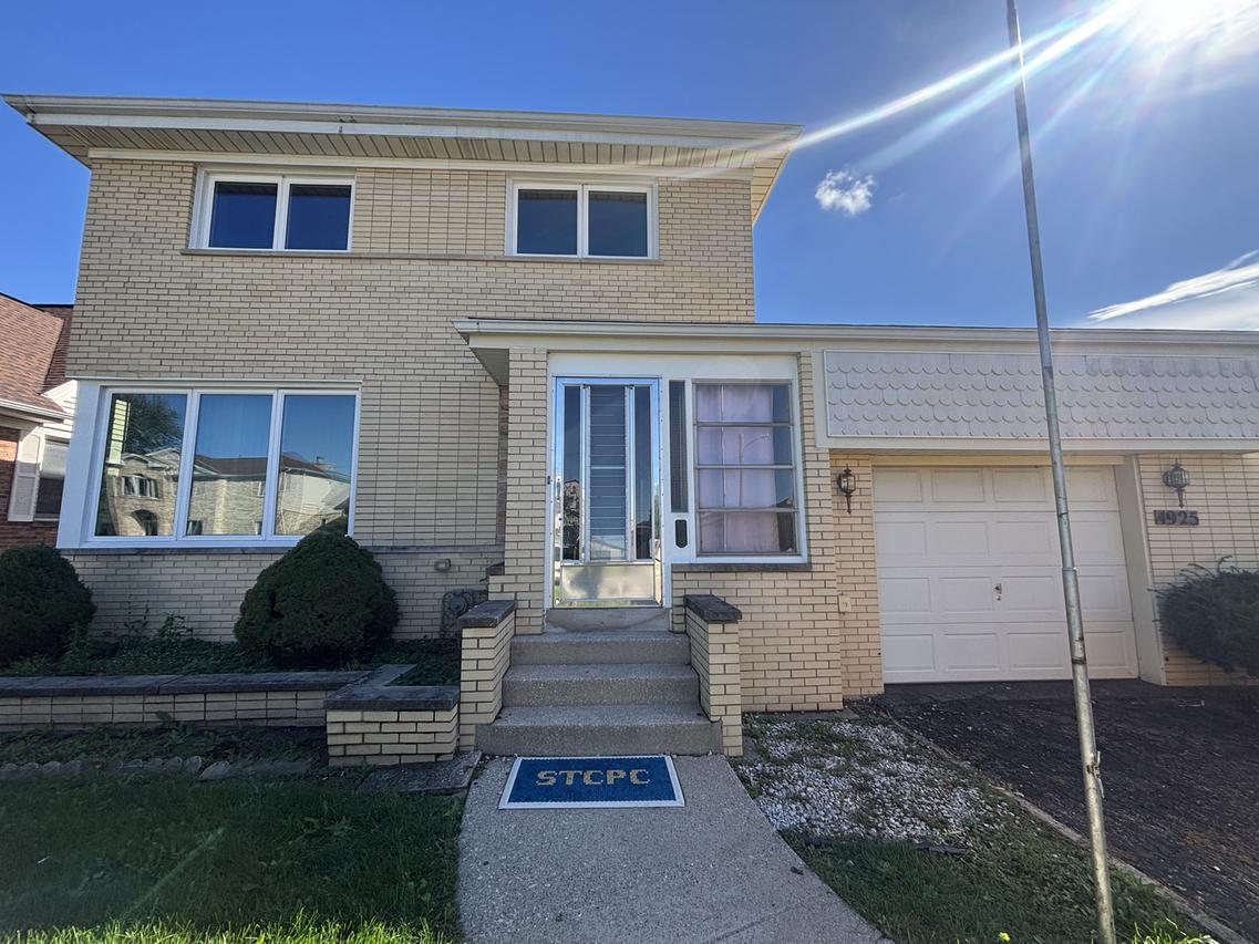 4925 N Odell Ave., Harwood Heights, IL 60706