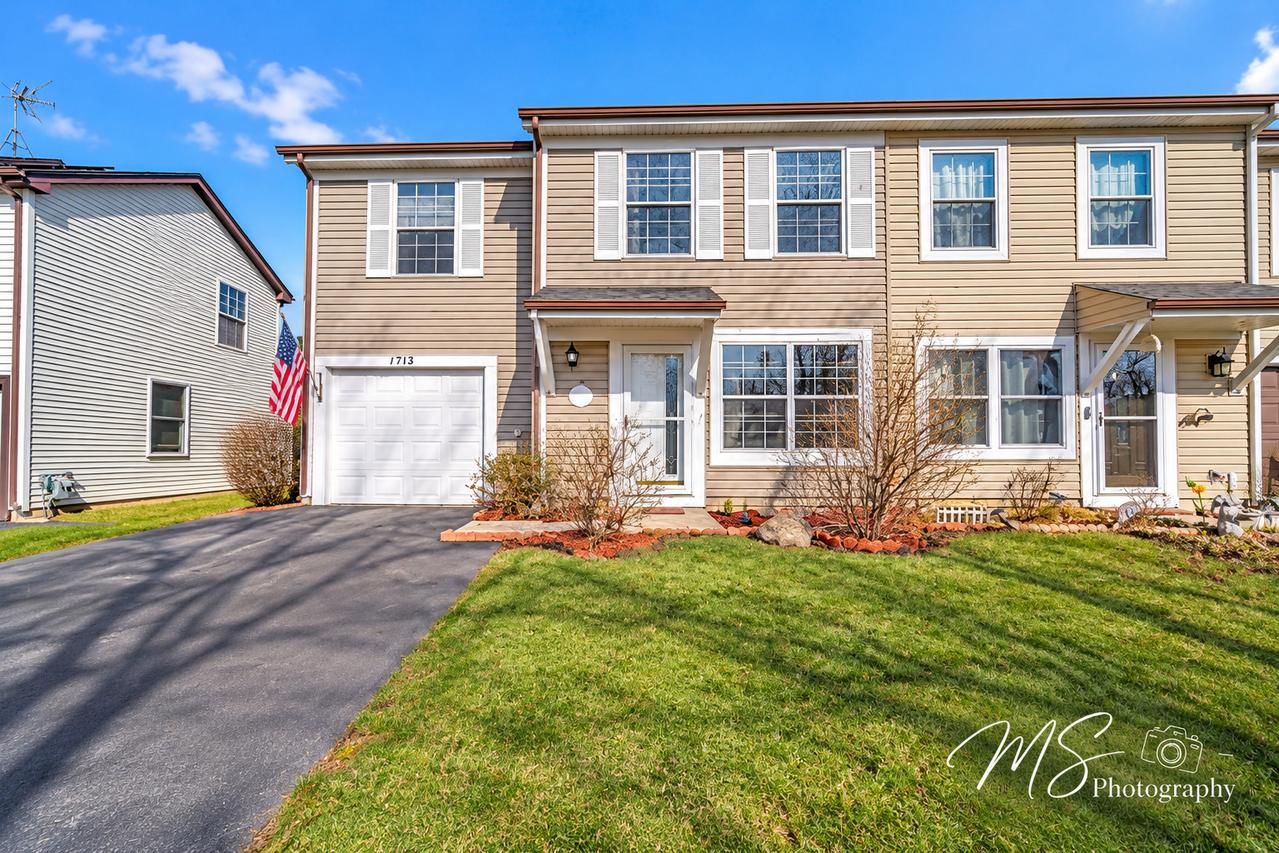 1784 Mccormick Ln., Hanover Park, IL 60133
