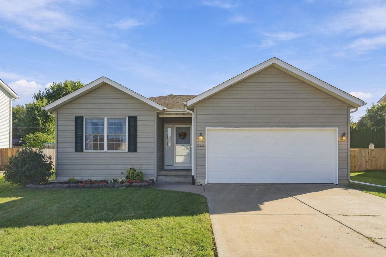 926 5th Avenue Dr., Andalusia, IL 61232