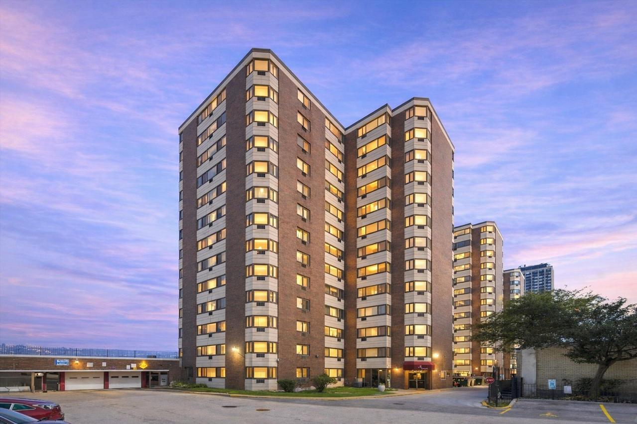 7337 S South Shore Dr. #1410, Chicago, IL 60649