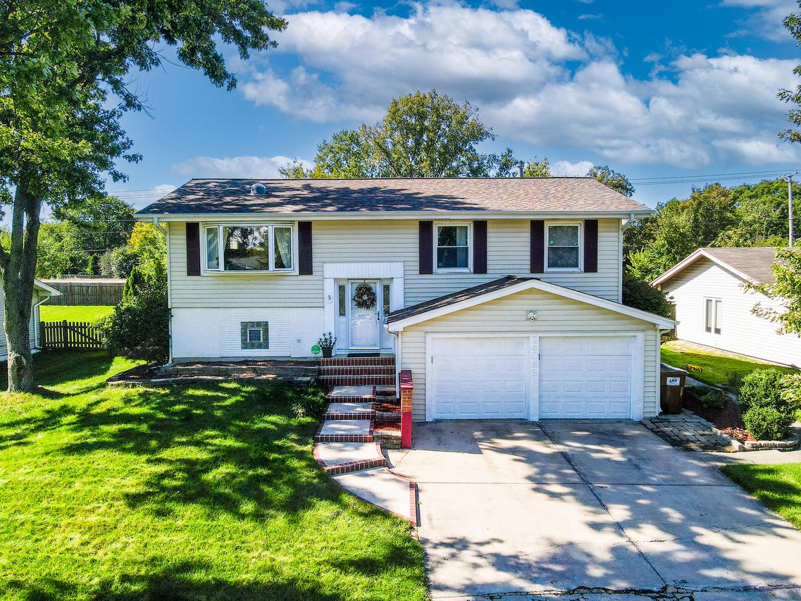 2S068 Churchill Ln., Glen Ellyn, IL 60137