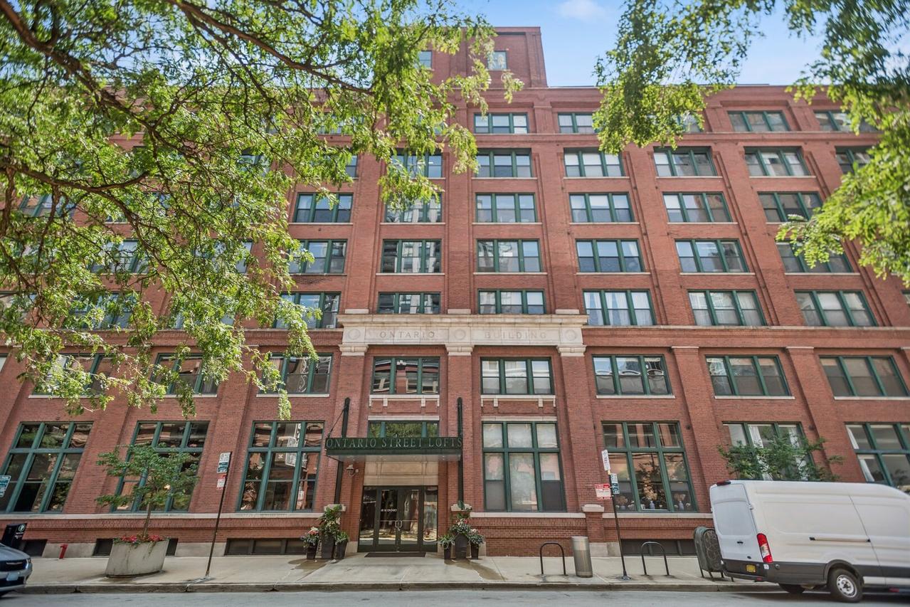 411 W Ontario St. #322, Chicago, IL 60654