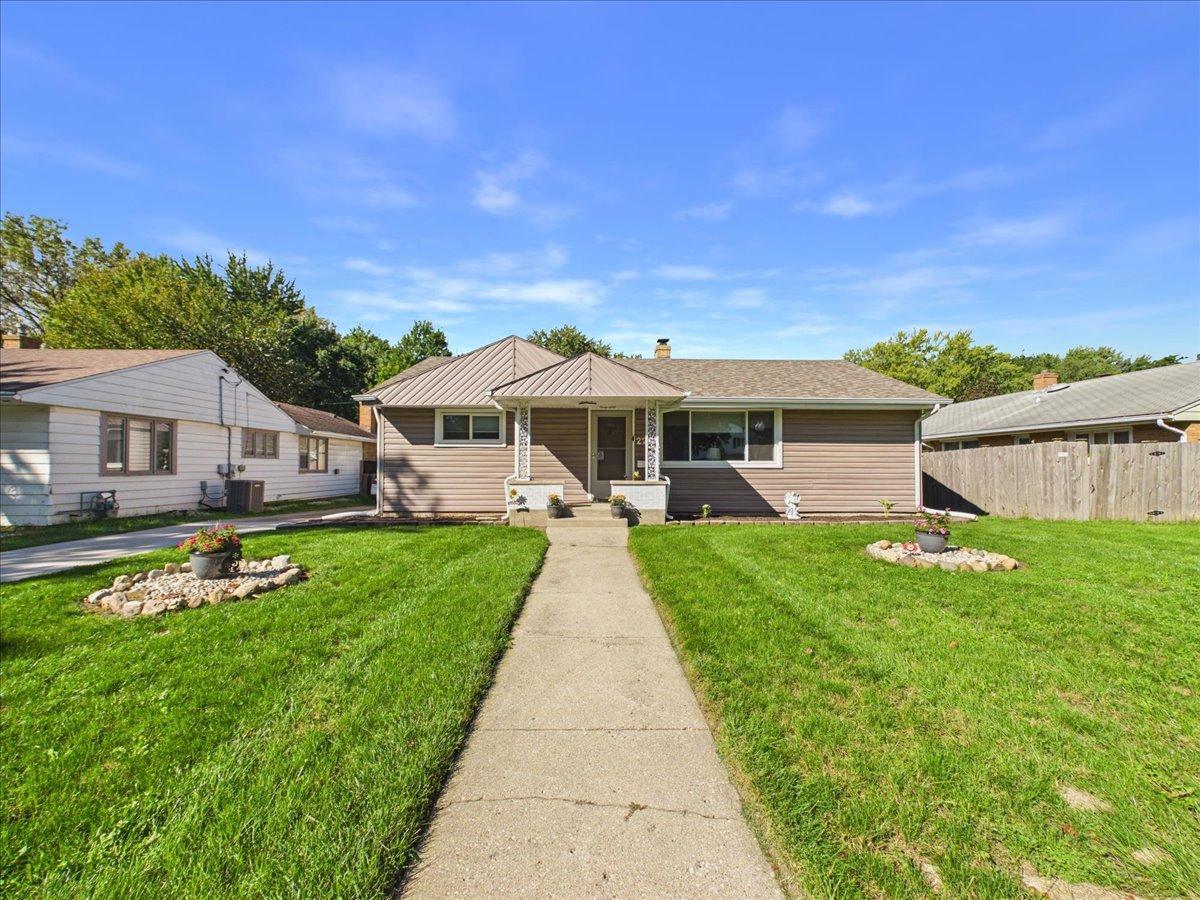 220 Fairview Blvd., Rockford, IL 61108