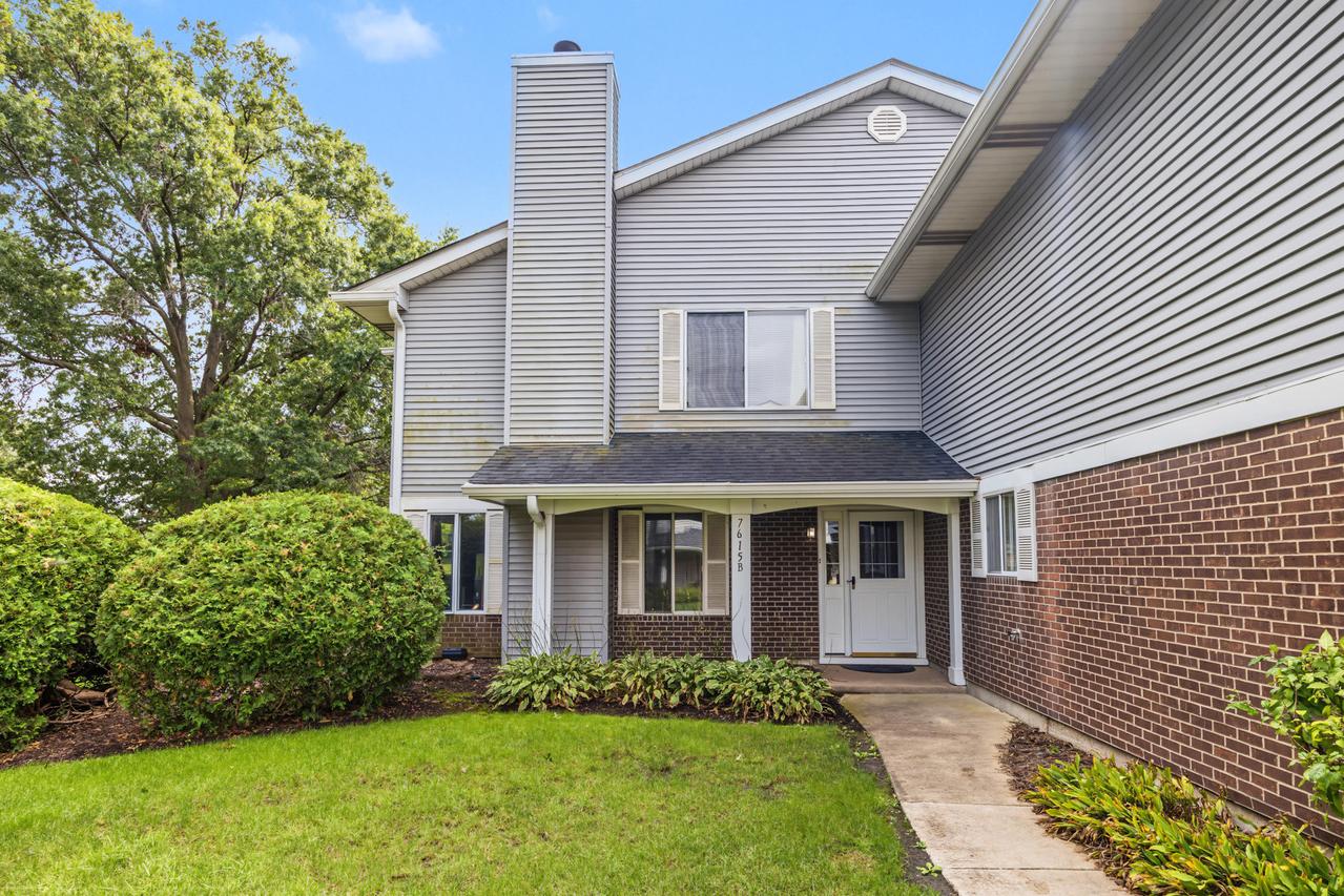 7615 Bristol Ct. #B, Woodridge, IL 60517
