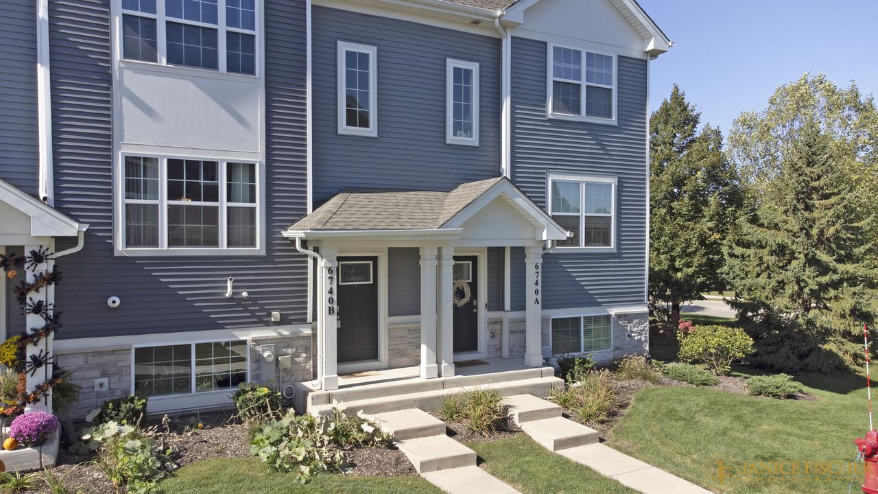 6740 Linden Tr. #B, Wonder Lake, IL 60097