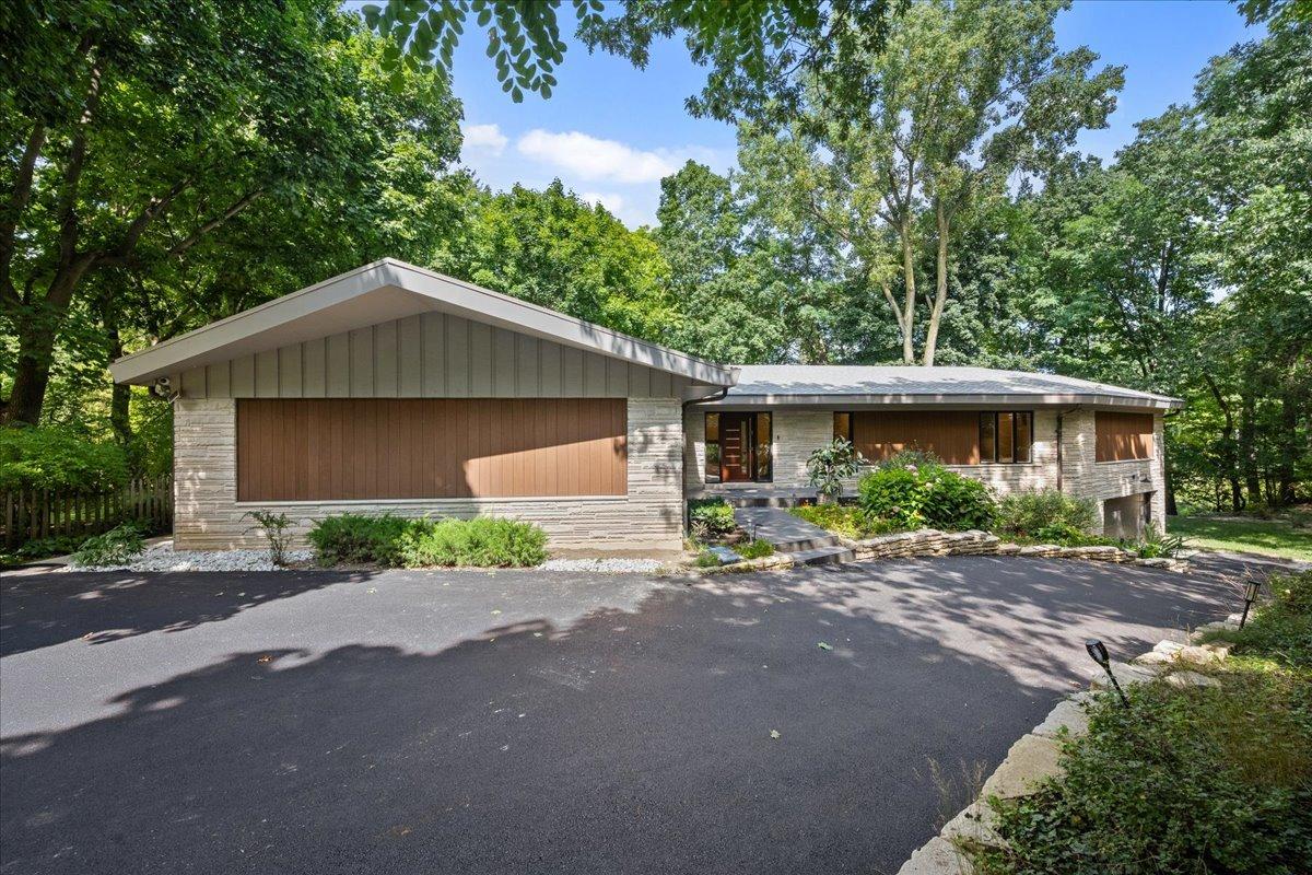 89 Cary Ave., Highland Park, IL 60035