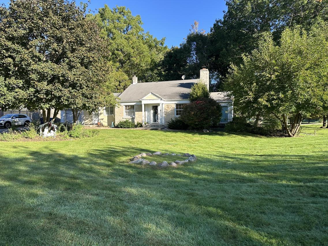 110 Brookhill Rd., Libertyville, IL 60048