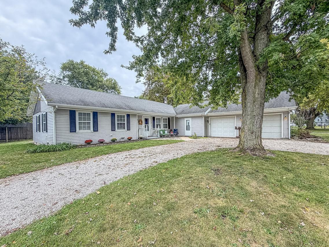620 Walnut St., Humboldt, IL 61931