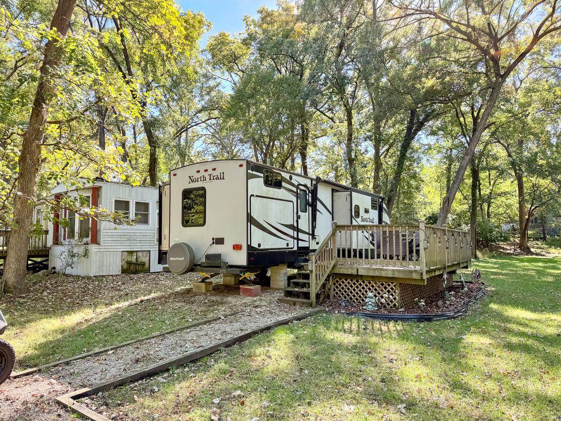 16/129 Woodhaven, Sublette, IL 61367