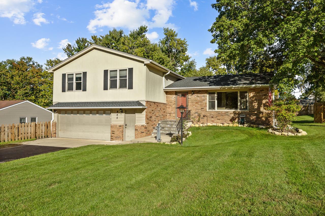 445 Stanford Dr., Marengo, IL 60152