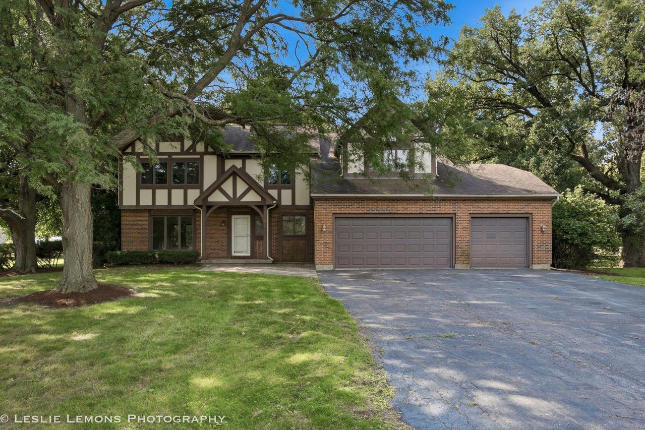 745 Jamestowne Ct., Sleepy Hollow, IL 60118