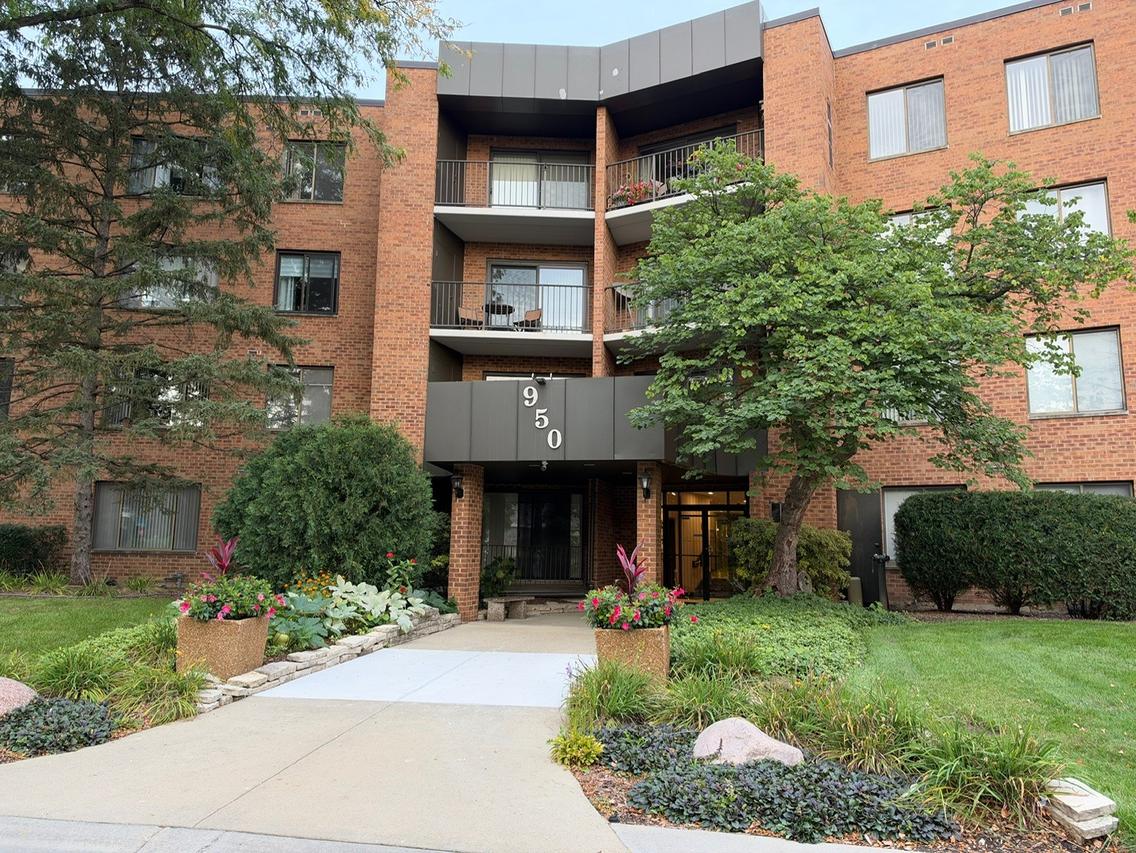 950 E Wilmette Rd. #121, Palatine, IL 60074