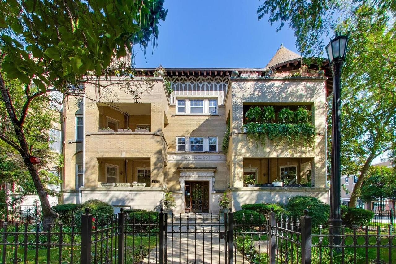 4601 N Malden St. #3, Chicago, IL 60640