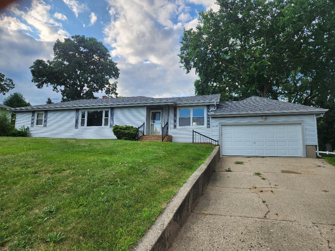 914 Oakleaf Ave., Mchenry, IL 60051