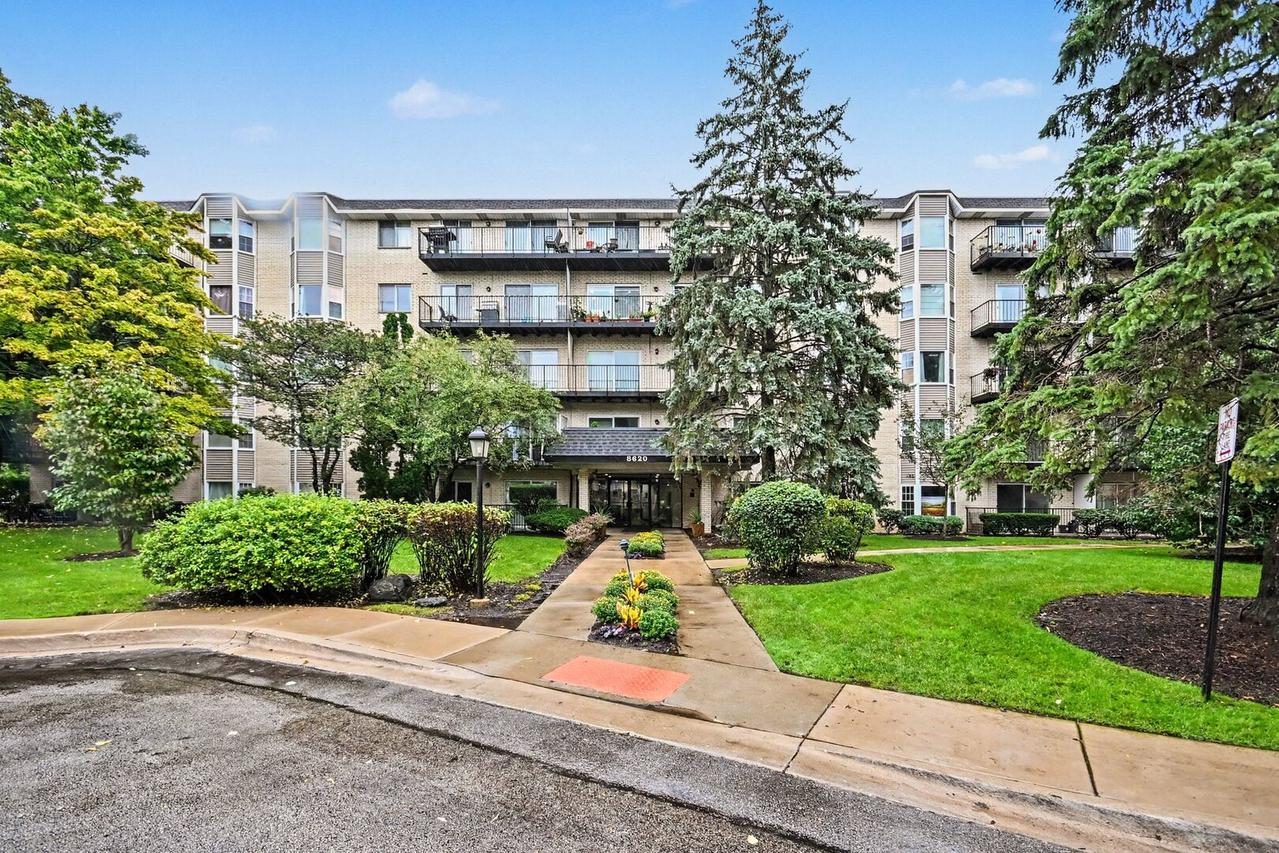 8620 Waukegan Rd. #511, Morton Grove, IL 60053