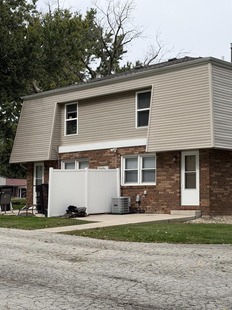 1503 Hovey Ave., Normal, IL 61761